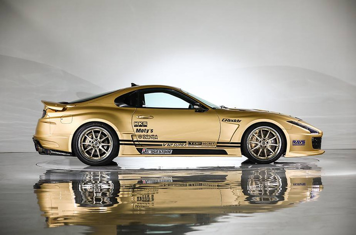 Chiếc xe ôtô Toyota Supra được mang đi đấu giá lần này là một trong những chiếc xe nhanh nhất và mạnh nhất từng được sản xuất bởi công ty hiệu chỉnh Top Secret, Nhật Bản.