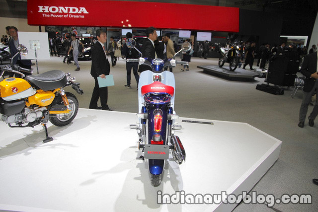 “Trái tim” của Honda Super Cub C125 là máy xy-lanh đơn, OHC, làm mát bằng không khí, dung tích 125 cc.