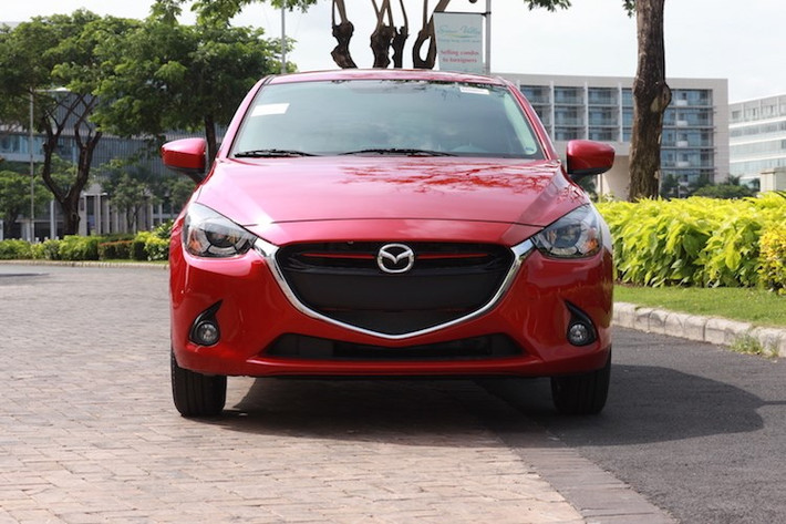 Mẫu xe hạng B Mazda2 được lắp ráp tại Việt nam nhằm cạnh tranh với Toyota Yaris, Ford Fiesta, Toyota Vios, Honda City... Xe được trang bị động cơ xăng 1.5L, hộp số tự động 6 cấp, công nghệ DOHC.
