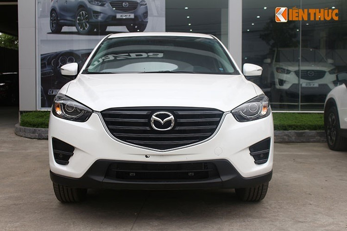 Mẫu xe CUV 05 chỗ gầm cao của Mazda là đối thủ trực tiếp của Honda CR-V, Mitsubishi Outlander, Nissan X-trail, Kia Sorento...Cũng giống như Mazda 6, mẫu xe này được đánh giá cao ở các tính năng vận hành với động cơ Skyactiv 2.0, DOHC, hộp số tự động 6 cấp, CruiseControl, cân bằng điện tử ESP.