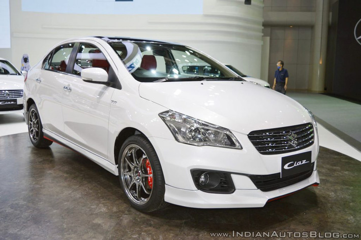 So với các phiên bản tiêu chuẩn khác, Suzuki Ciaz S-Sporty nổi bật với một diện mạo hoàn toàn mới, cứng cáp hơn, mạnh mẽ hơn và đậm chất thể thao.