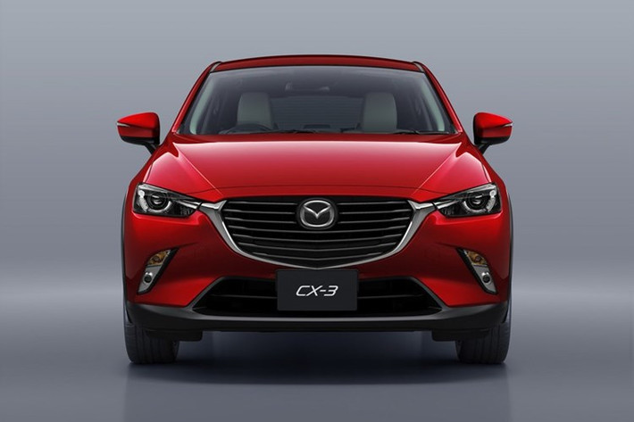 Tại Thái Lan có 5 phiên bản xe Mazda CX-3 (2.0 E, 2.0 C, 2.0 S, 2.0SP, 1.5 XDL) với giá từ 566 triệu đồng. So với các đối thủ khác, Mazda CX-3 2017 được đánh giá cao hơn nhờ khả năng cách âm tiếng gió và tiếng ồn bên ngoài... Tuy nhiên tại thị trường ôtô Việt, phiên bản mới nhất của mẫu xe này vẫn chưa được Thaco công bố chính thức.