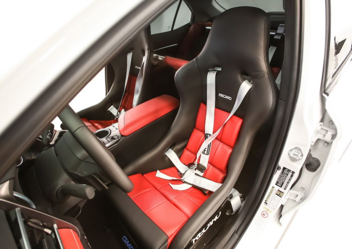 Ở bên trong nội thất, Toyota Camry Denny Hamlin mang đậm phong cách xe đua với cặp ghế thể thao Recaro kèm dây an toàn 4 điểm, nhưng vẫn đầy đủ tiện nghi với các trang bị như dàn âm thanh JBL. Hiệu năng của mẫu xe này được nâng cấp với cổ hút AEM, lọc gió K&N, hệ thống xả TRD, hệ thống treo TEIN và phanh độ.