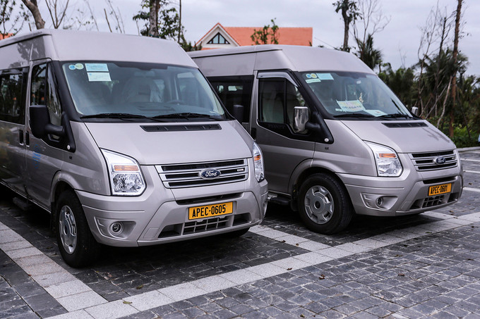 Không chỉ có xe con, các loại xe bus từ nhỏ tới lớn cũng sử dụng trong APEC lần này.