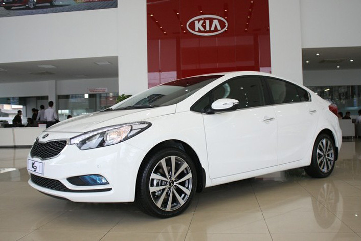 Trong tháng 10, giá xe Kia tại Việt Nam không có quá nhiều biến động. Một số mẫu xe được điều chỉnh giảm từ 5-20 triệu đồng như Kia Morning, Kia Rio, Kia Cerato, các mẫu xe còn lại vẫn được giữ nguyên giá từ tháng 9. Một số mẫu xe đã tạm thời hết hàng nên không được cập nhật giá.