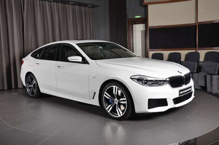 Mẫu xe ôtô BMW 6-Series Gran Turismo 2018 được đánh giá là bước cải tiến lớn cả về diện mạo lẫn hàng loạt nội thất hiện đại tuyệt đẹp bên trong. So với phiên bản thế hệ 5-Series GT, BMW 6-Series có nhiều cải tiến rất đáng chú ý.