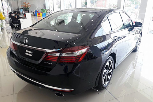 Accord thế hệ 9 được trang bị khối động cơ i-VTEC DOHC 2.4L, công suất 175 mã lực và mô-men xoắn 225 Nm kết hợp các chế độ như lái tiết kiệm nhiên liệu, lái thể thao.