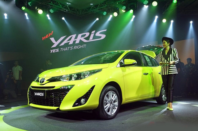 So với phiên bản tại thị trường Bắc Mỹ, chiếc Yaris 2018 tại thị trường Các Tiểu vương quốc Ả Rập thống nhất (UAE) có thiết kế đẹp hơn nhiều, khá giống với phiên bản từng ra mắt tại Thái Lan vào tháng 9 vừa qua.