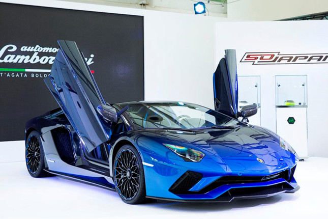 Nhân kỉ niệm 50 năm ngày hãng siêu xe Lamborghini có mặt tại Nhật Bản, hãng đã giới thiệu 5 chiếc siêu xe Aventador S Roadsters phiên bản đặc biệt dành riêng cho thị trường này.