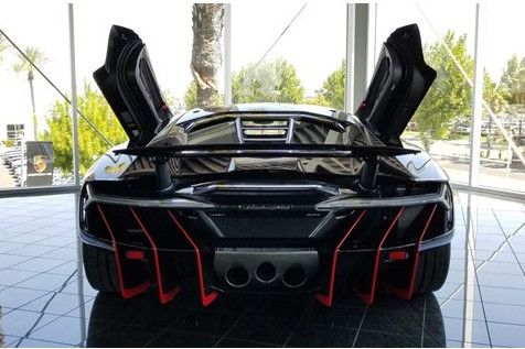 Theo đại diện bán hàng của hãng siêu xe Lamborghini cho biết, hiện 40 chiếc Lamborghini Centenario đã bán hết. Tại Mỹ, theo thống kê, đã có khoảng 6 chiếc Lamborghini Centenario Coupe được các đại lý bàn giao cho chủ nhân.