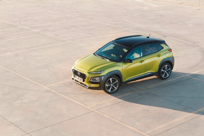 Hãng xe Hàn Quốc vừa chính thức công bố giá bán cho mẫu xe SUV cỡ nhỏ Hyundai Kona 2018 mới tại thị trường Anh Quốc sau 4 tháng ra mắt. Theo đó, Huyndai Kona có giá bán dao động từ 16.195- 24.440 Bảng (tương đương 485-732 triệu đồng). Như vậy sau, Úc, Anh Quốc là thị trường thứ 2 được Huyndai công bố giá bán.