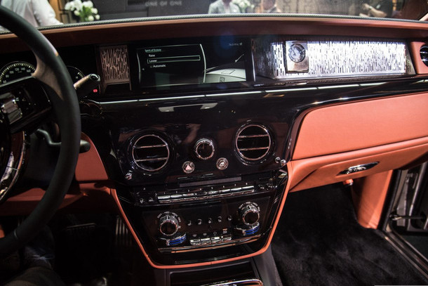 Chiếc Sedan sang trọng bậc nhất thế giới Rolls-Royce Phantom 2018 dự kiến sẽ được bày bán tại các showroom ở Úc vào quý II năm sau.