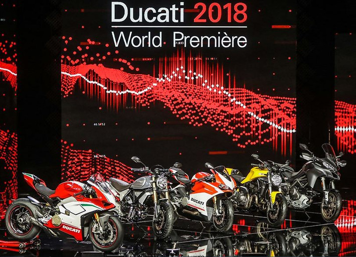Ducati đã chính thức ra mắt dòng sản phẩm chủ chốt của hãng trong năm 2018 đó là siêu môtô Ducati Panigale V4 trong triển lãm thường niên EICMA diễn ra tại Ý. Siêu môtô sở hữu nhiều cải tiến triệt để khiến nó trở thành tâm điểm nhất thu hút công chúng yêu xe trong triển lãm lần này.