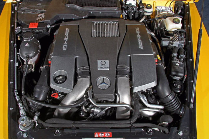 Kể từ khi được ra mắt lần đầu tiên vào năm 1979, đến nay Mercedes-Benz G63 AMG vẫn đi kèm thiết kế ngoại thất không thay đổi nhiều. Tại Việt Nam, Mercedes G63 AMG chỉ đếm trên đầu ngón tay, do đó, mỗi hình ảnh của những chiếc xe độ luôn nhận được sự quan tâm lớn.