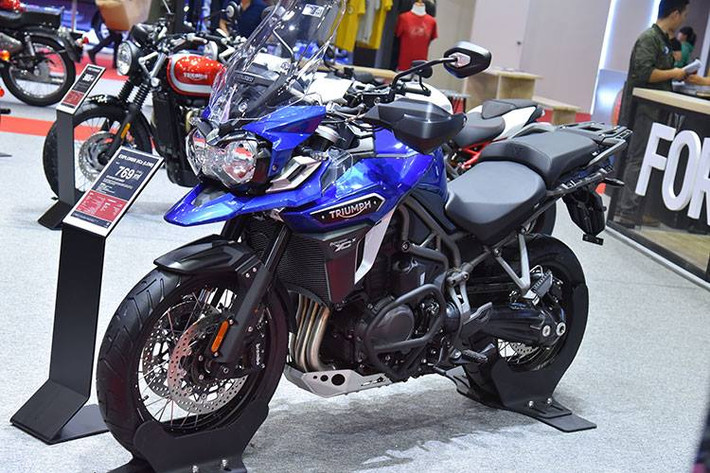 Mẫu xe đắt tiền nhất là Explorer XCx có giá lên đến 769 triệu đồng. Explorer XCx được trang bị động cơ 4 xy-lanh, dung tích 1.215 cc, công suất 139 mã lực và 123 Nm, kết hợp với hộp số 6 cấp. Đối thủ chính của dòng xe này là BMW GS1200 Adventure.