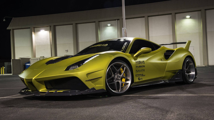 488 GTB độ khủng này dường như được thay mới hoàn toàn các bộ phận cản trước, sau và nẹp hông chính hãng.