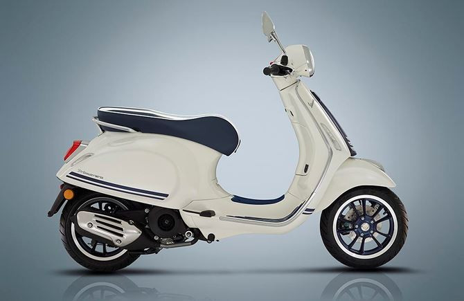 Phiên bản động cơ 125cc phun nhiên liệu điện tử, vận hành êm mượt, đạt công suất 7,9kW tại 7.700v/ph và mô-men xoắn 10,4Nm tại 6.000v/ph, mức tiêu hao nhiên liệu 44,2km/lít và vận tốc tối đa đạt 91km/h.