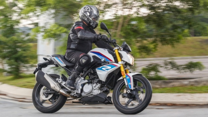 BMW G310R được xem là mảnh ghép còn thiếu của dòng xe môtô cỡ nhỏ nhà BMW, bên cạnh một loạt những sản phẩm "khủng" của hãng. G310R là mẫu môtô cỡ nhỏ thuộc phân khúc entry-level (dành cho người nhập môn) và nhắm tới thị trường châu Á.