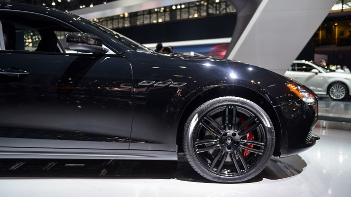 Maserati vẫn chưa công bố giá, ngày khởi bán cũng như số lượng sản xuất của Levante và Quattroporte Nerissimo.