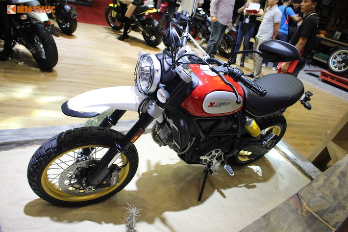 Xế hoài cổ tốt nhất không phải cái tên nào khác, chính là chiếc xe Scrambler Desert Sled của Ducati. Dựa trên bản "địa hình đường phố" Urban Enduro, Ducati Scrambler Desert Sled là 1 trong 2 phiên bản mới nhất của dòng xe hoài cổ Ducati Scrambler.