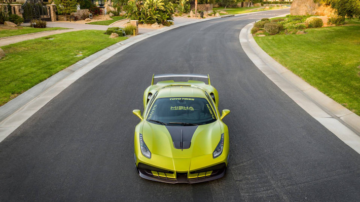 Tổng trọng lượng của Ferrari 488GTB lên đến 1.370kg, nhờ vậy xe có khả năng tăng tốc 0-100km/h trong 3 giây, 0-200km/h mất 8,3 giây và đạt vận tốc cực đại trên 330km/h.