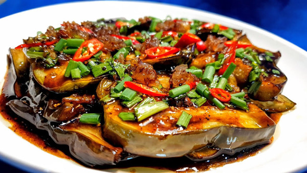 Có thể nói, bản thân thực phẩm rất có lợi song cách chế biến không phù hợp sẽ khiến nó không tốt cho sức khỏe. Dưới đây là 4 món chay nhiều calo hơn thịt. Dù có nguồn gốc thực vật song lượng calo của chúng cực lớn.