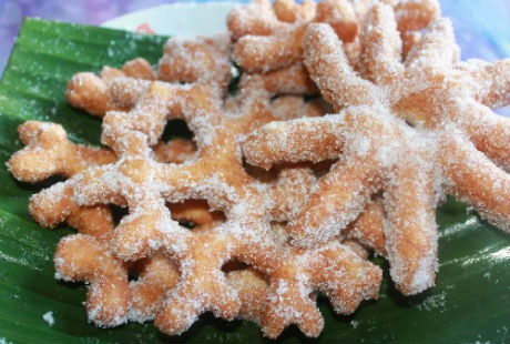 Muốn bánh củ gừng ngon thì phải chọn loại gạo nếp thơm, hạt to, trắng đục và không bị gãy. Ảnh: dantri.