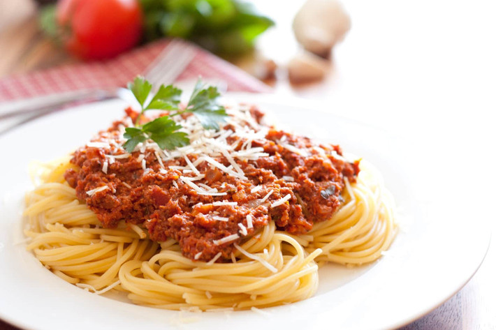 Thịt và pasta cũng không nên ăn cùng nhau. Ảnh: cookingclassy.