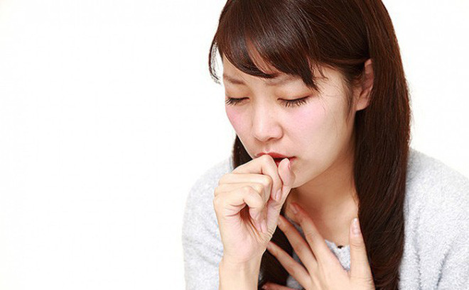 Không những vậy, có một số loại thuốc cũng có thể gây ho. Các loại thuốc điều trị huyết áp thường là thủ phạm gây ho khan, đặc biệt vào ban đêm. Ảnh: sohacdn.