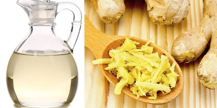 Sau đó, bạn hấp cách thủy khoảng 80ml dầu dừa và sáp nhũ hóa để cho tan sáp ra, tiếp tục cho Vitamin E vào lọ thủy tinh này và trộn đều. Ảnh: tgdd.
