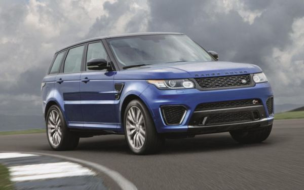 4. Range Rover Sport SVR: Chiếc SUV của Land Rover gây ấn tượng với khả năng tăng tốc lên 100 km/h trong có 4,7 giây và vận tốc tối đa 261 km/h.