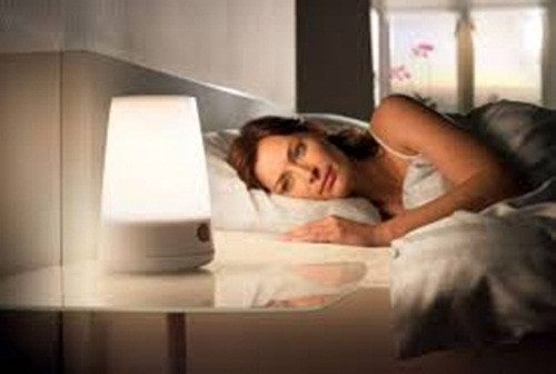 Do những con chuột ngủ trong ánh sáng sẽ ăn đêm nhiều hơn. Ngủ trong bóng tối hoàn toàn giúp cơ thể sản sinh hormone melatonin giúp ngủ ngon và hỗ trợ đốt cháy chất béo hiệu quả.