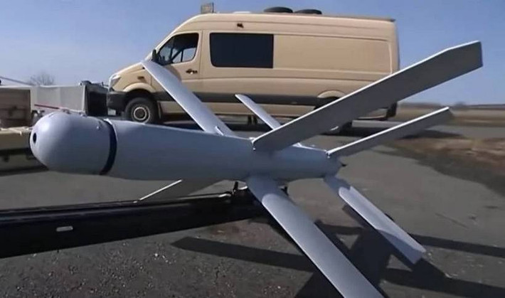 UAV Lancet cung cấp phạm vi tấn công lớn hơn, hoạt động ở khoảng cách 30-40km , trong khi máy bay không người lái Góc nhìn thứ nhất (FPV) chỉ hoạt động ở khoảng cách 10-20km. Ảnh: Military Review.