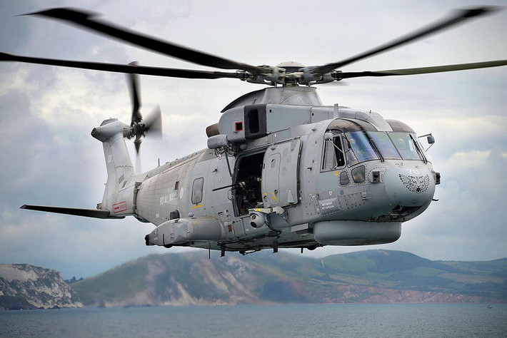 Ứng viên cuối cùng là Agusta Westland AW101, một sản phẩm hợp tác giữa Anh và Italy. Nó cũng được tối ưu hóa cho các hoạt động trên biển. Ảnh: Airpower.