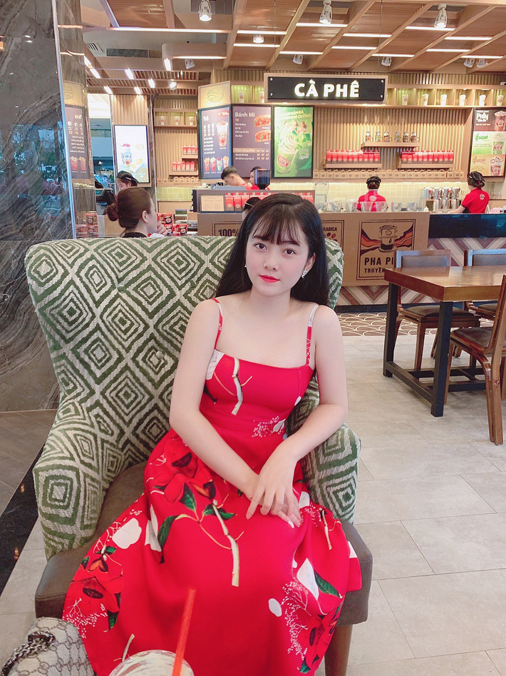 Khoảng 13h ngày 24/9, Công an TP Vinh bất ngờ kiểm tra nhà nghỉ Hồng Quyết 2, số 111B, đường Lý Thường Kiệt thuộc khối 4, phường Lê Lợi. Qua đó, phát hiện tại phòng 103, có Nguyễn Văn H. (SN 1979) trú tại huyện Nam Đàn đang có hành vi mua dâm với Bùi Thị H. (SN 1995) trú tại xã Cẩm Long, huyện Cẩm Thủy, tỉnh Thanh Hóa.
