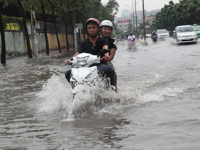 Theo đó, tuyến đường chạy qua địa bàn hai quận là quận 1 và Bình Thạnh. Dự án có tổng mức đầu tư gần 500 tỷ đồng sẽ được khởi công vào ngày 5/10, hoàn thành sau 14 tháng.
