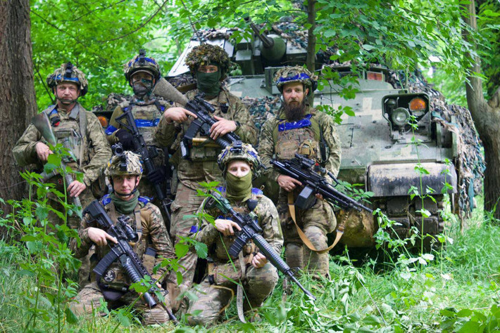 Hiện tại, lực lượng phòng thủ Ukraine ở ba thành phố đang gặp nguy hiểm. Điều sốc hơn nữa là Lữ đoàn bộ binh cơ giới 47, được mệnh danh là đơn vị “nắm đấm thép”, tinh nhuệ của Quân đội Ukraine, đã bị Lữ đoàn Thủy quân lục chiến 155 của Quân đội Nga đánh thiệt hại nặng nề chỉ sau ba ngày tham chiến ở mặt trận Kursk.