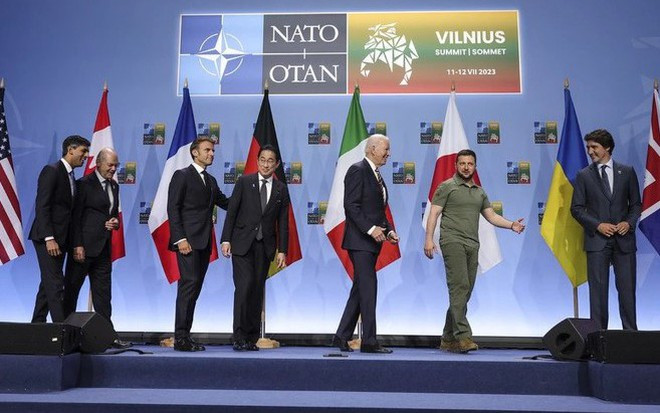 Gần như cùng lúc đó, Tổng thư ký NATO Jens Stoltenberg yêu cầu các nước thành viên duy trì mức hỗ trợ quân sự cho Ukraine như những năm kể từ khi nổ ra cuộc xung đột Nga-Ukraine hồi tháng 2/2022, tức là tương đương khoảng 40 tỷ euro/năm. Lãnh đạo các nước thành viên NATO sẽ thông qua cam kết này tại Washington vào tuần tới.
