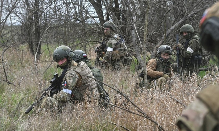 Trong bối cảnh như vậy, việc Nga và Ukraine ngồi vào bàn đàm phán hòa bình lúc này là vô cùng khó khăn. Nếu muốn đàm phán hòa bình diễn ra, cả Nga và Ukraine đều phải đủ chân thành và có những nhượng bộ lẫn nhau. Phải làm rõ những mục tiêu cụ thể mà mỗi bên mong muốn đạt được thông qua đàm phán.