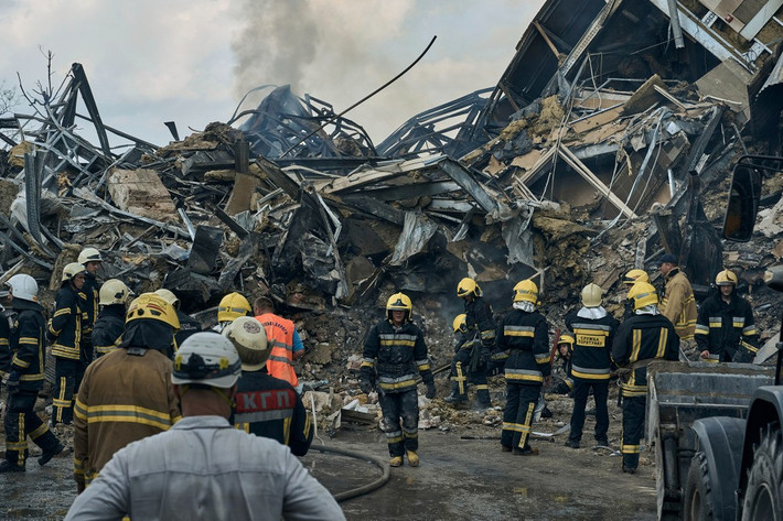 Dù Quân đội Ukraine vẫn tuyên bố đã đánh chặn toàn bộ 32 tên lửa Nga tấn công, nhưng có thể thấy từ những vụ nổ liên tục ở Kiev, thì tỷ lệ đánh chặn của Quân đội Ukraine có thể không cao; đặc biệt là Nga phóng tên lửa siêu thanh Kinzhal mà Ukraine không thể đánh chặn.