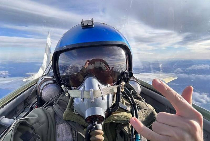Một phi công Ukraine khác thiệt mạng trong vùng chiến sự, là phi công lái máy bay chiến đấu MiG-29 Vladislav Zalistovsky, 23 tuổi; người có biệt hiệu “Mũ bảo hiểm xanh”. Theo Bộ Quốc phòng Nga, máy bay của Zalistovsky bị bắn hạ vào ngày 29/12 năm ngoái.