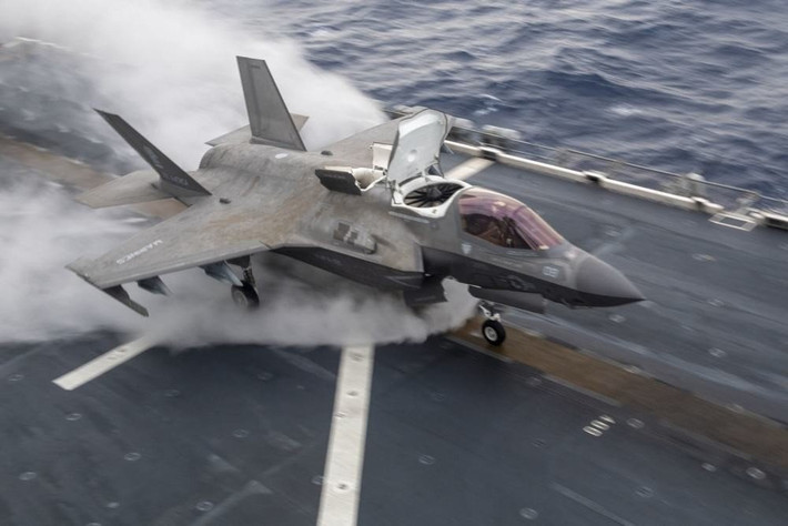 Defense News tiết lộ "hàng loạt vấn đề" được phát hiện trên 5 chiếc máy bay F-35C, sử dụng trên tàu sân bay, mới được giao cho Phi đội 311 của Thủy quân lục chiến Mỹ vào năm 2023. Hàng loạt vấn đề được phơi bày được giới chuyên gia Mỹ đánh giá là “rất sốc và cực kỳ đáng lo ngại”.