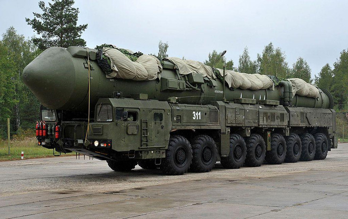Trước tuyên bố của Tổng thống Nga Vladimir Putin, thế giới bên ngoài thì cho rằng, Quân đội Nga đã phóng tên lửa đạn đạo tầm trung RS-26 Rubezh. Còn quan chức Ukraine khẳng định, Quân đội Nga đã phóng tên lửa đạn đạo xuyên lục địa?