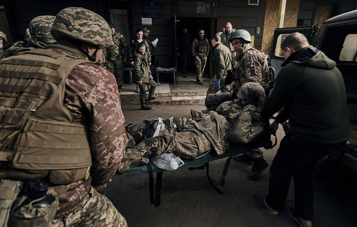 Vào ngày 20/7, trang Deep State đã thông tin về việc quân Nga bao vây một đơn vị lớn của Quân đội Ukraine lớn ở phía bắc làng Progress, nhưng các chỉ huy Ukraine đã không đưa ra quyết định đúng đắn. Về vấn đề này, kênh Deep State kêu gọi “các chỉ huy không được vô trách nhiệm với cấp dưới của mình và phải tin tưởng vào cấp dưới”.