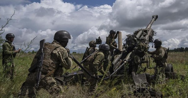 Còn trang Ukrainska Pravda cho biết, trước thông tin có một số đơn vị Ukraine bị quân Nga bao vây ở làng Progress trên mặt trận Avdiivka, cụm tác chiến - chiến lược Khortitsia thuộc Quân đội Ukraine báo cáo: "Nhóm quân Nga trong khu vực đang bị tập kích hỏa lực. Các biện pháp đang được thực hiện để đánh bật đối phương ra khỏi đó. Cuộc chiến vẫn tiếp tục".