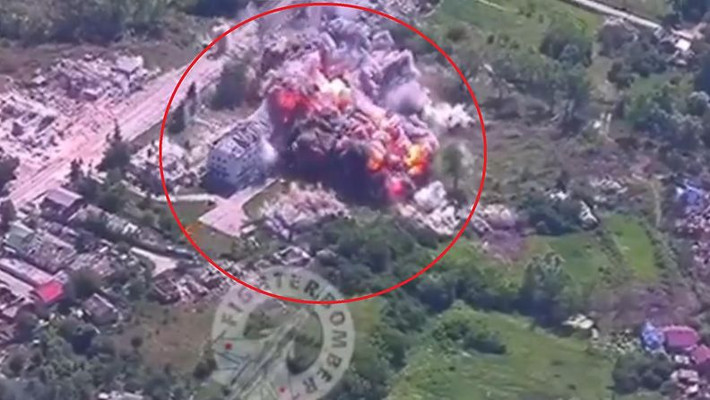Quả bom tấn này có thể dễ dàng phá hủy tuyến phòng thủ của Quân đội Ukraine, dù lực lượng phòng thủ có mạnh đến đâu cũng không thể chịu được sức công phá của quả bom lớn như vậy. Điều khiến Quân đội Ukraine hoảng sợ hơn nữa là việc Nga ném bom hạng nặng từ trên không, đã gây ra bóng đen tâm lý kéo dài cho Quân đội Ukraine ở tiền tuyến.
