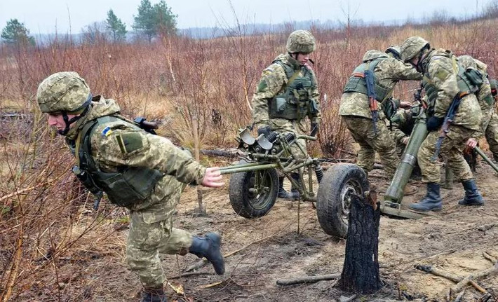 Bước sang tháng 10, cục diện chiến trường Nga-Ukraine đã có những thay đổi lớn. Quân đội Nga trước đó trung thành với chiến lược “đánh chắc, tiến chắc”, dường như đã đột nhiên thay đổi hoàn toàn, từ việc chiếm ba ngôi làng trong một tuần, đến chiếm bảy làng, thị trấn trong bảy ngày. Có cảm tưởng, tốc độ tiến quân của Quân đội Nga giờ đây là không thể ngăn cản.