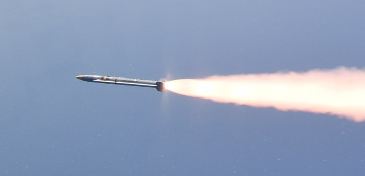 Tên lửa AGM-88G sẽ có đầu đạn mới hơn và được cải tiến, các thông số hiện đang được giữ bí mật. Có một điều chắc chắn rằng, khách hàng yêu cầu sản phẩm phải chứa ngòi nổ đa chế độ, để có thể kích nổ tên lửa trong mọi điều kiện.