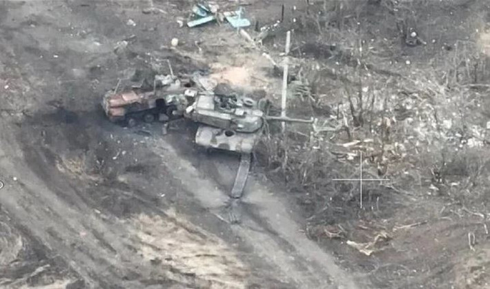 Theo hãng tin Nga RIA Novosti, những 2 tuần qua, tại chiến trường Ukraine, những loại vũ khí được coi là hiện đại nhất của NATO đã bị quân Nga phá hủy, bao gồm 3 xe tăng M1A1 Abrams, pháo tự hành Archer của Thụy Điển và hệ thống rocket phóng loạt HIMARS nằm sâu trong phòng tuyến.