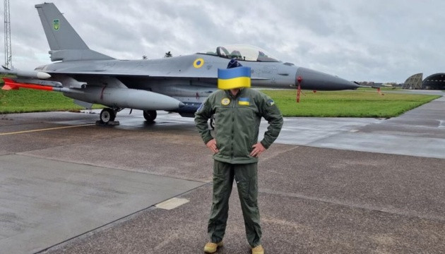 Hiện Ukraine chỉ có một số phi công lái F-16 và số máy bay hạn chế, nếu Quân đội Nga có thể tấn công máy bay chiến đấu F-16 và loại bỏ các phi công Ukraine cùng nhân viên kỹ thuật mặt đất, đó chắc chắn sẽ là chiến lược cao tay của Quân đội Nga.